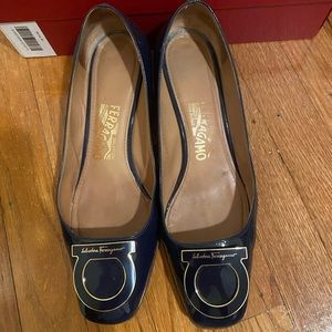 Lady’s navy patent leather 1.5 inches hell shoes